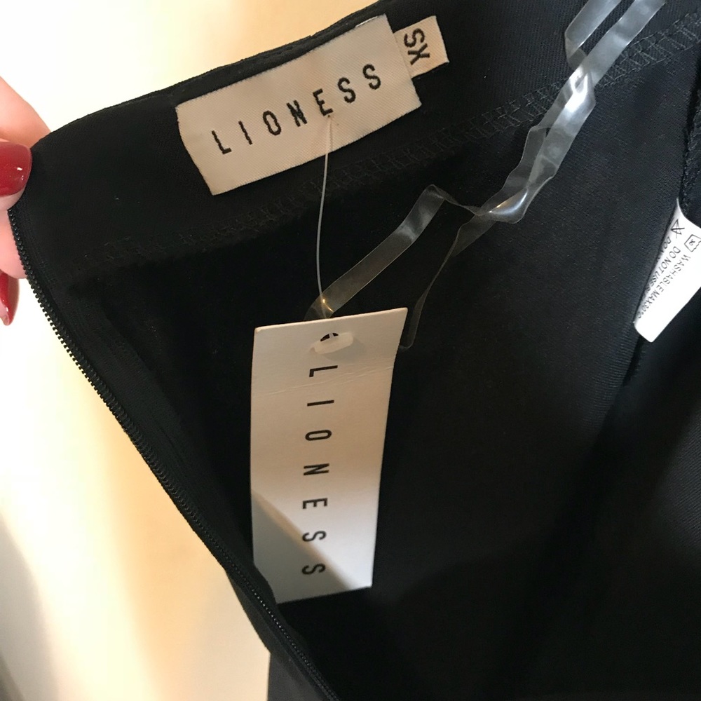 🐾LIONESS JUMPSUIT 🐾 - Picture 2 of 4